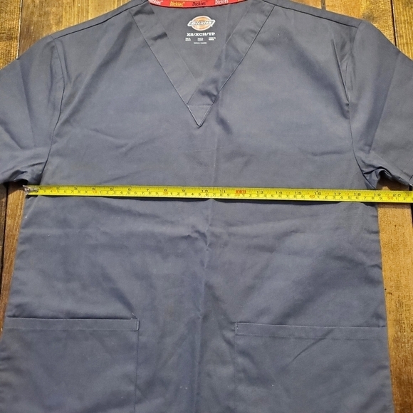 NWT DICKIES - gark grey charcoal Scrub top XS NEW - Picture 7 of 11